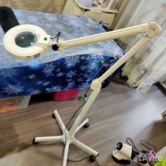 Лампа лупа напольная