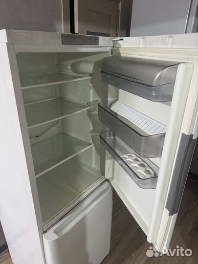Холодильник аристон бу