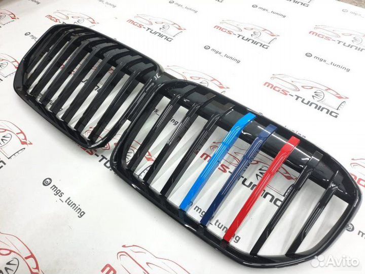 Решетка BMW 7 G11/G12 M-Perfomance Рест. триколор