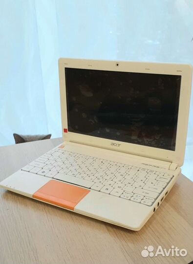 Нетбук Acer aspire one