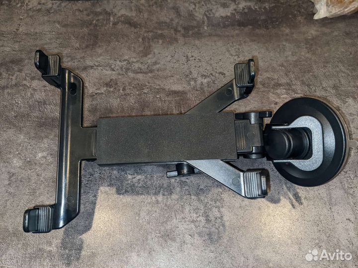 Держатель для планшета в авто