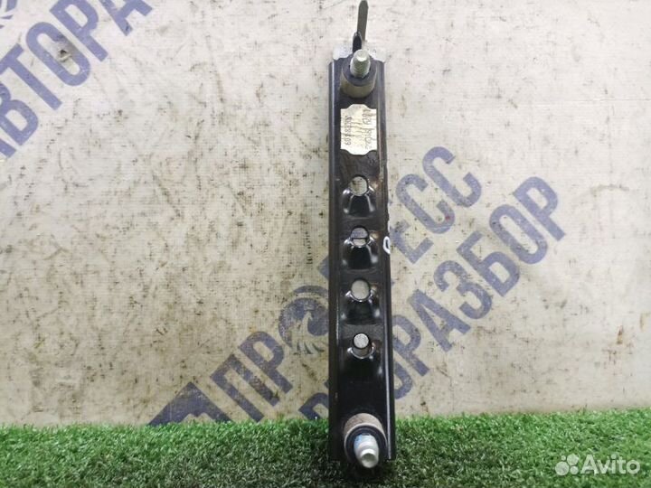 Механизм регулировки ремня безопасности левый Ford