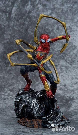 Фигурка Человек паук Infinity War Iron Spider