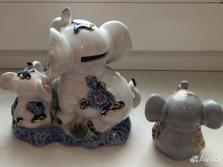 Фарфоровая статуэтка-копилка «Слоники»