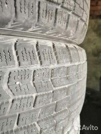 Goodyear 4x4 UG Ice Navi 215/60 R17