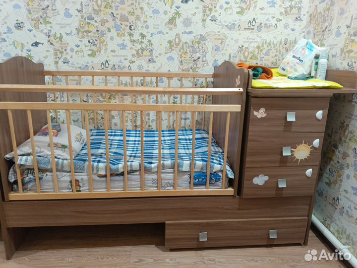 Детская кроватка