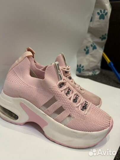 Кроссовки на девочку 36 на большой подошве