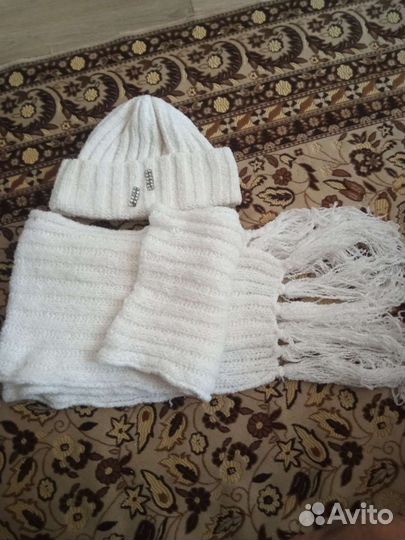 Шапка женская вязаная и шарф, в отл.остоянии