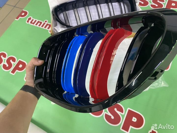 Решетка радиатора BMW F06 триколор