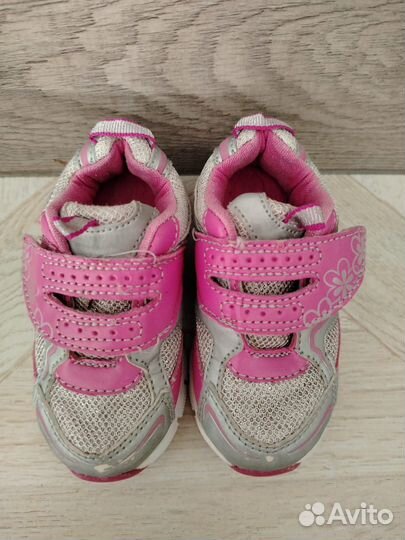 Кроссовки летние