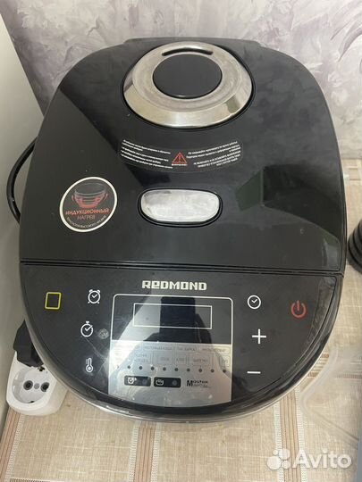 Мультиварка Redmond RMC-IHM303