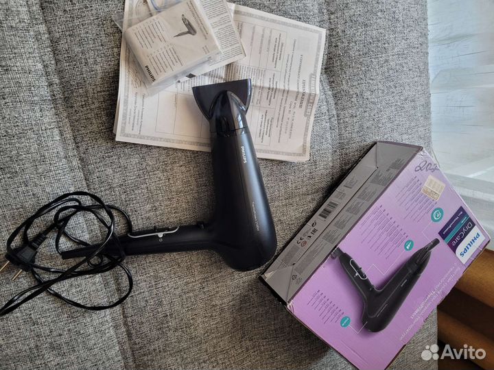 Фен для волос Philips DryCare