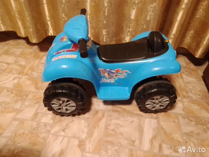 Детский квадроцикл на аккумуляторе