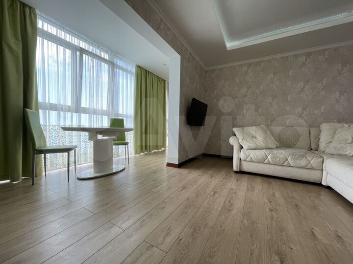 2-к. квартира, 90 м², 19/25 эт.