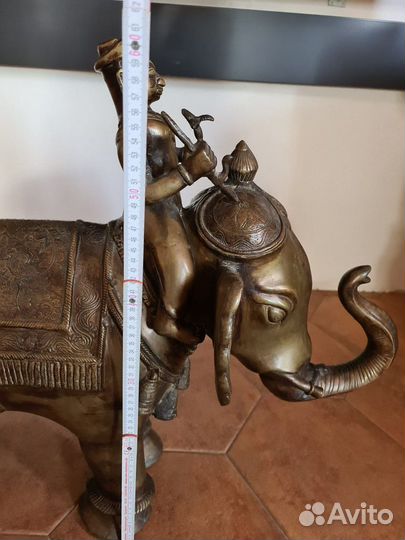 Слон с наездником бронза