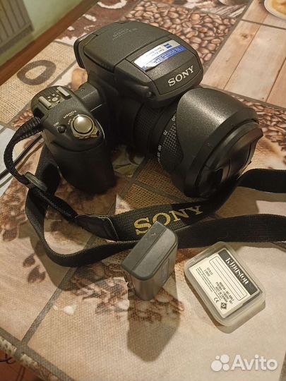 Цифровой фотоаппарат sony Cyber-Shot DSC-R1
