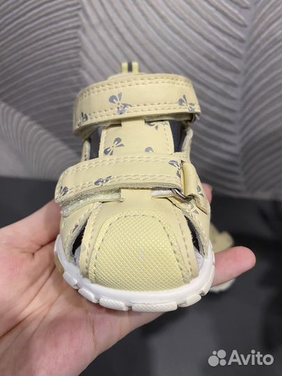 Сандалии детские 20 размер