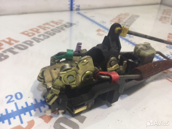 Крайслер 300M Замок передней двери Прав