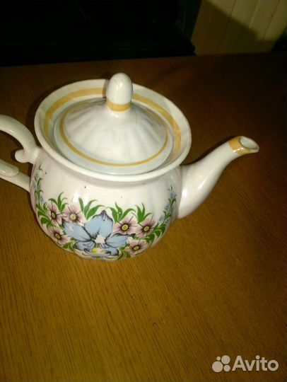 Чайник фарфоровый