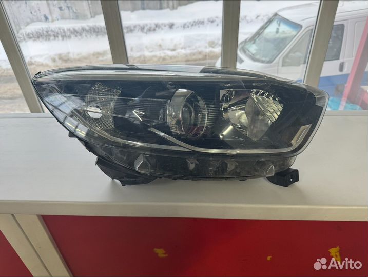 Фара правая Renault Kaptur