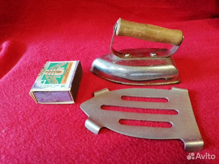 Игрушечный советский утюг. Утюжок СССР