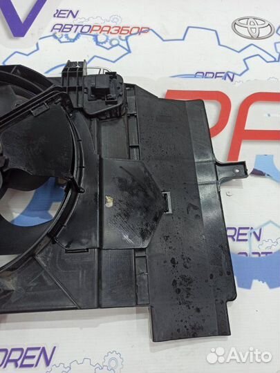 Диффузор радиатора Nissan Note 1.6 HR16 2013