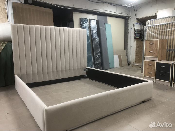 Кровать двухспальная в лофт стиле