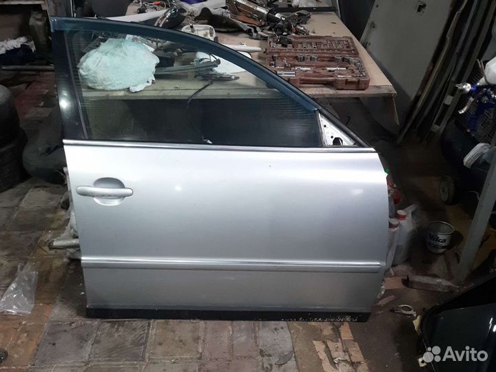Дверь передняя правая Volkswagen Passat B5