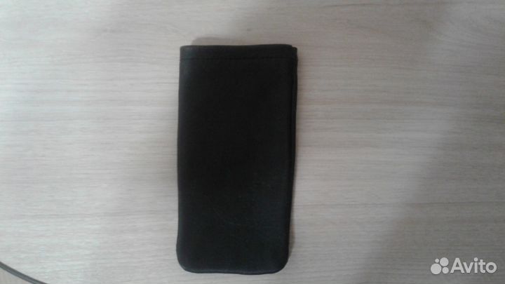 Чехол на телефон