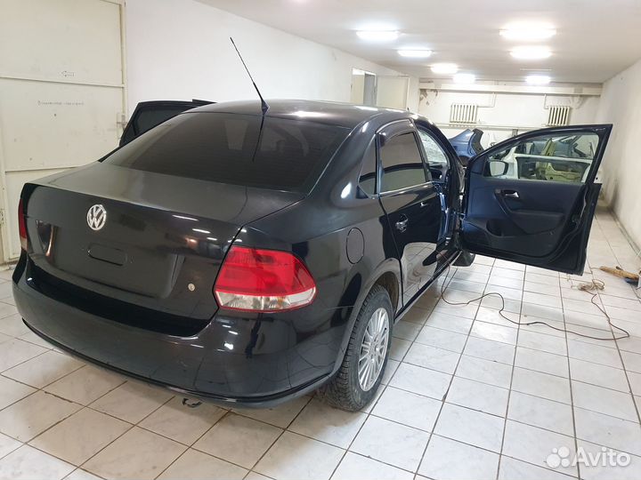 Правый кронштейн бампера фольксваген поло 2012 год