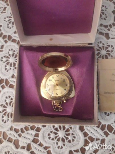 Часы кулон винтажные