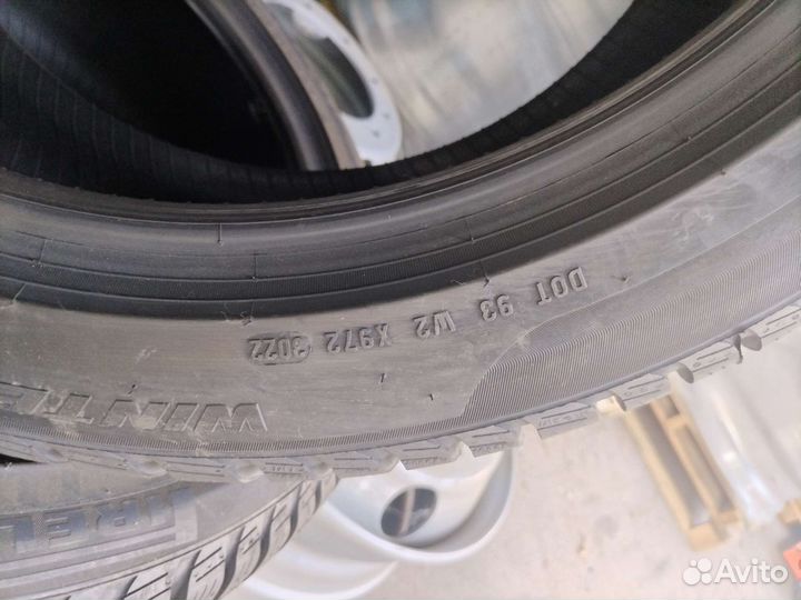 Pirelli Winter Sottozero 3 245/45 R19 и 275/40 R19 105V