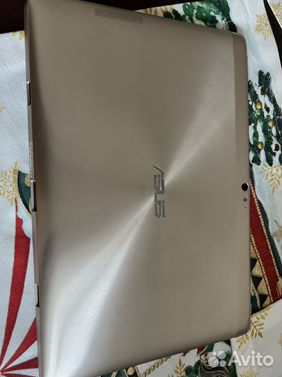 Планшет с док станцией (клавиатура) Asus TF 700