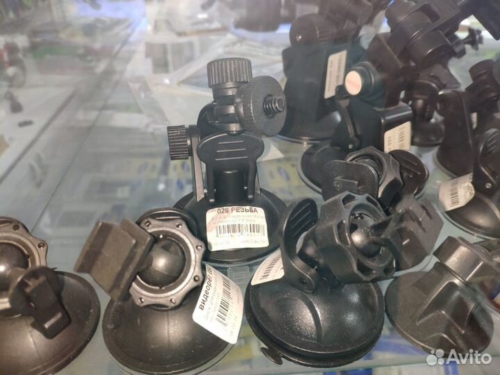 Держатели и зарядные для регистраторов,навигаторов