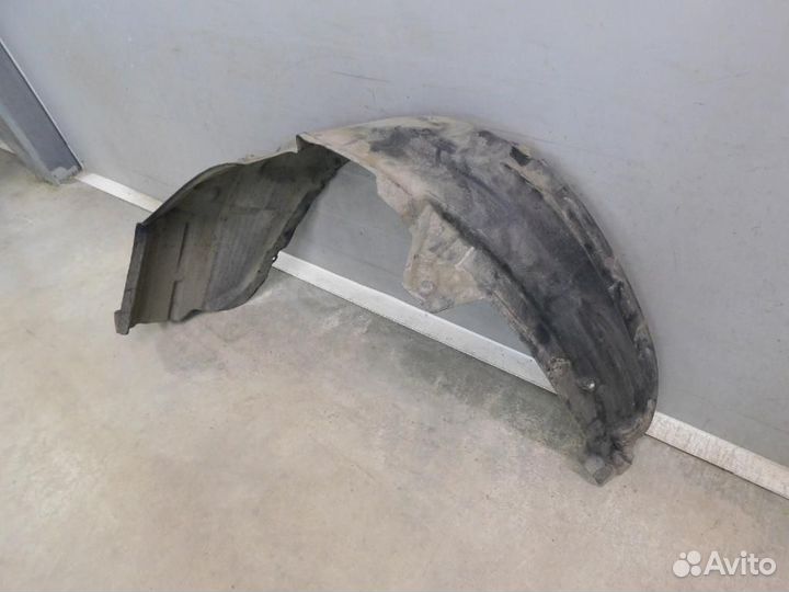Подкрылок/локер передний правый Toyota RAV4