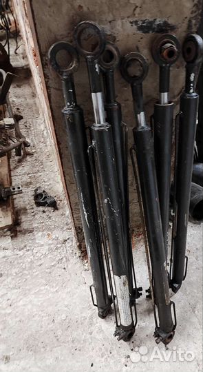 Цилиндр подъёма кабины Man