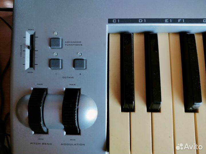 Midi клавиатура M-audio keystation 61es