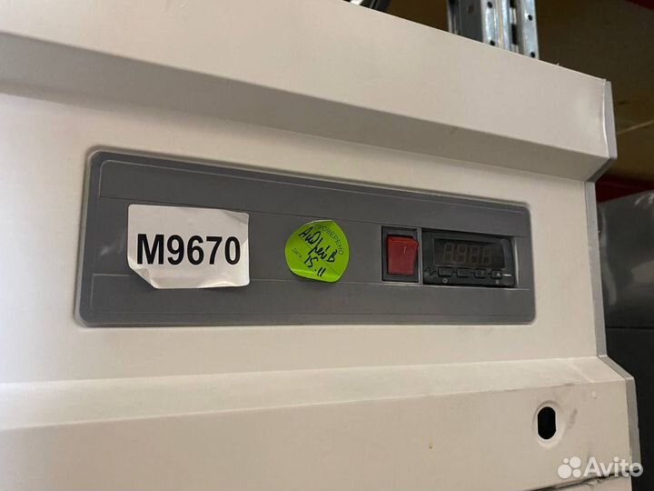 Холодильный шкаф