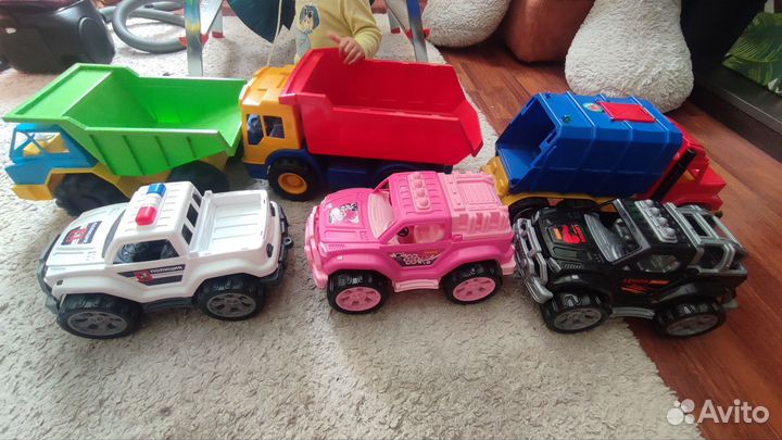 Продам большие машины, мягкие игрушки