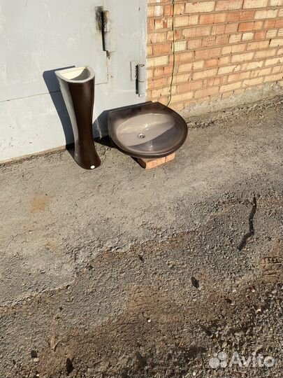 Раковина с пьедесталом