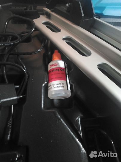 Гвоздезабивной пистолет аккумуляторный