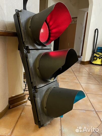 Светофор дорожный настоящий Великобритания