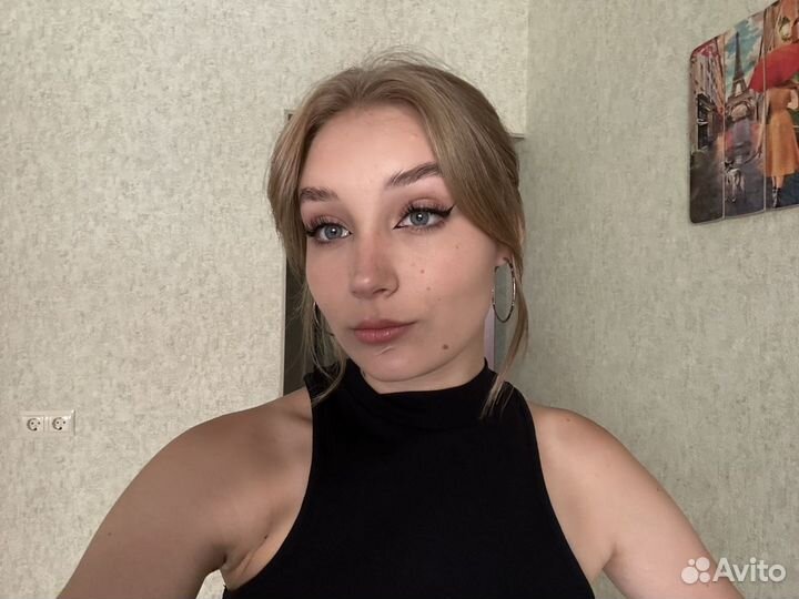 Официант, администратор, бариста, бармен