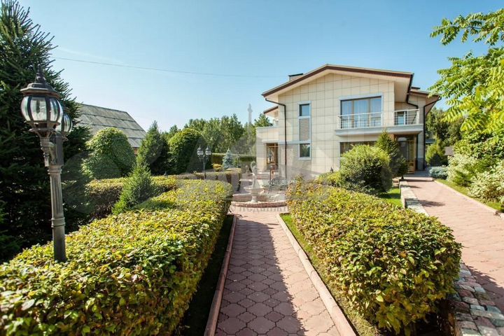 Коттедж 650 м² на участке 75 сот.