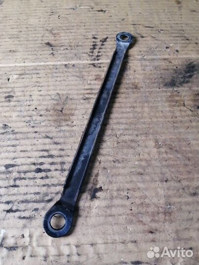 Кронштейн заднего поперечного рычага Mercedes-Benz