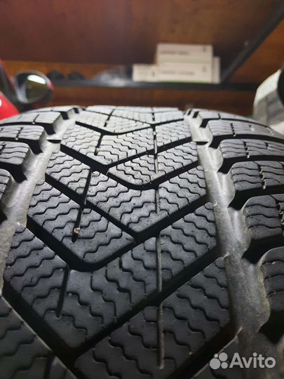 Pirelli Scorpion Winter 275/45 R20 110