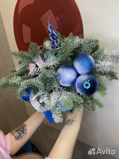 Букет цветы елка новый год композиция подарок