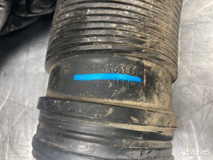 Патрубок воздушного фильтра Volkswagen Golf 4