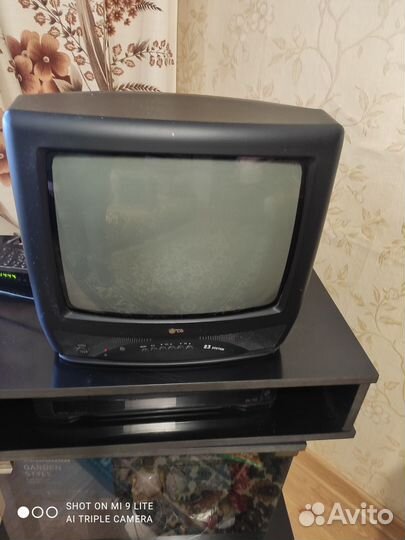 Телевизор Lg CF-14F30