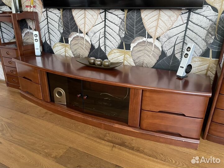 Тумба под тв массив ясеня